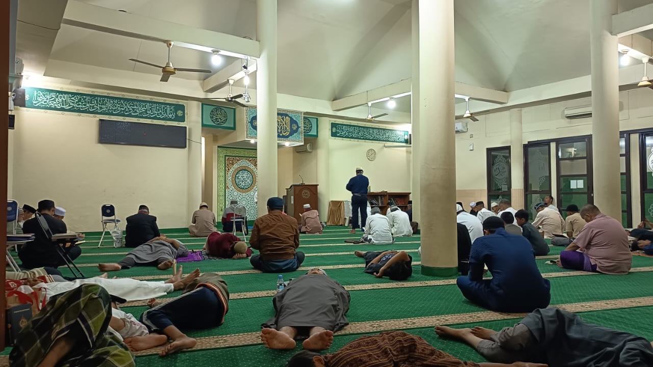 Malam 23 Ramadhan: Suasana Khusyuk I’tikaf di Masjid At-Taqwa Jatibening Satu